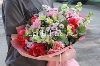 Букет с пионами, маттиолой и хризантемой «Аромат желаний»