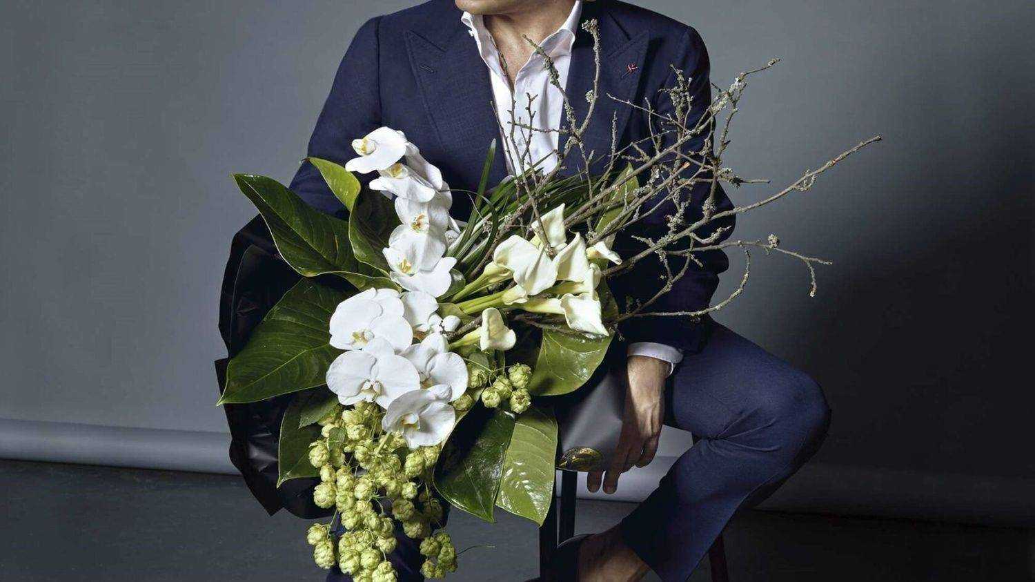 Какие цветы подарить мужчине: 5 идеальных идей + советы