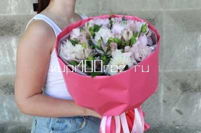 Букет с пионами и альстромерией «Линия судьбы»